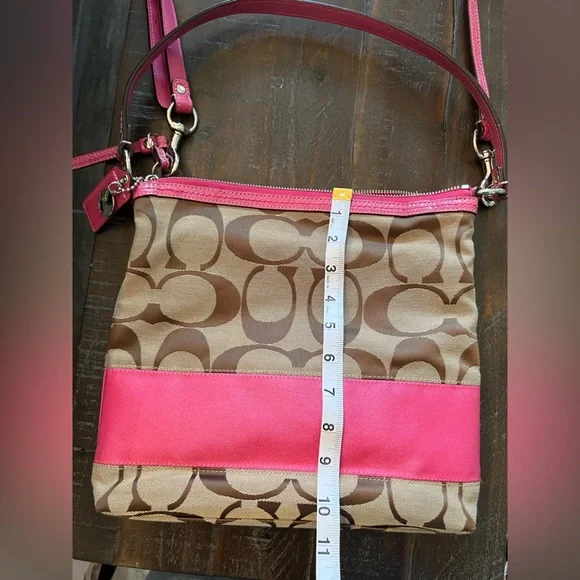 Vintage Coach A1073-F13674 - Jacquard Pink Striped Shoulder Bag - Brown & Tan - Picture 7 of 8
